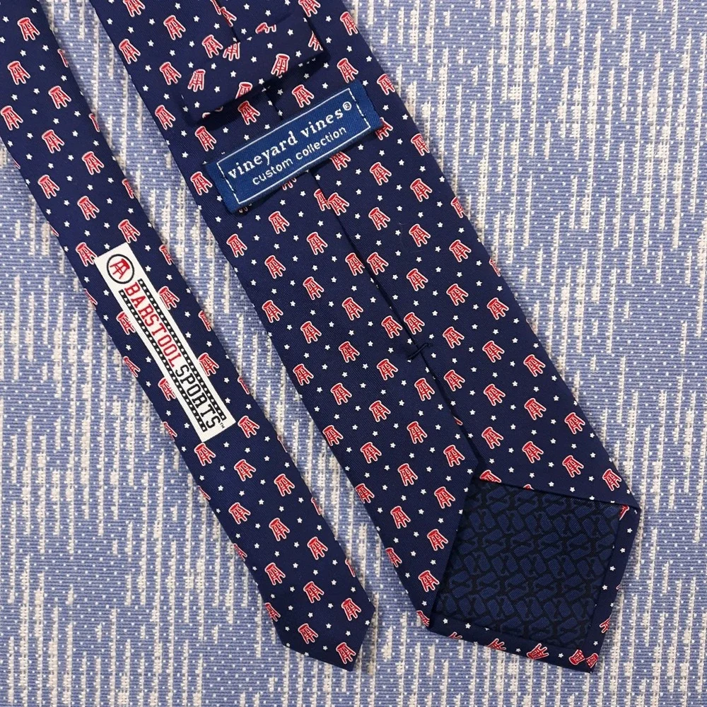 Vineyard Vines Barstool Sports Tie Necktie Silk Blue Made In USA 3-3/8